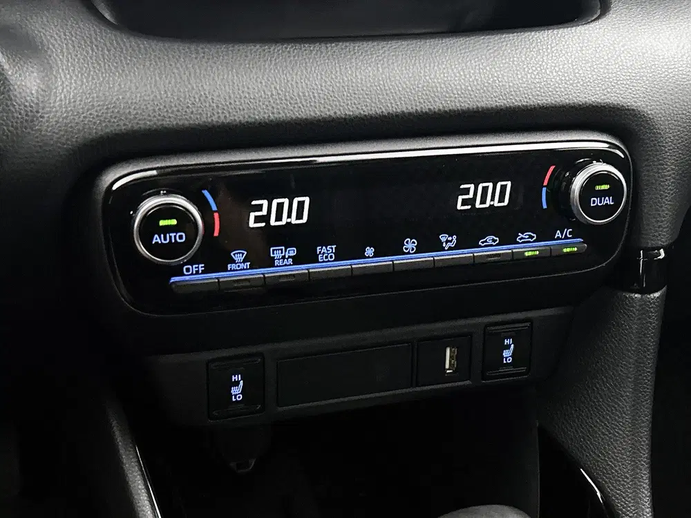 Toyota Yaris 1.5 Hybrid Executive Premium Pack uit 2022, foto 13