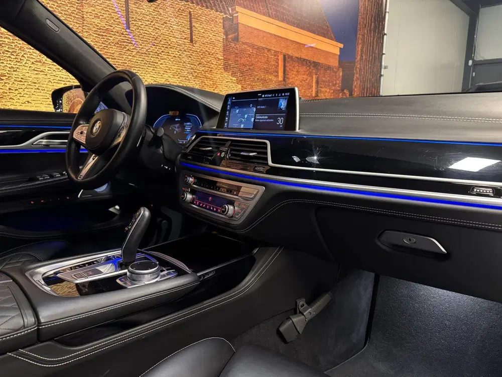 BMW 7-serie 745Le xDrive High Exe Individual Panodak B uit 2021, foto 13