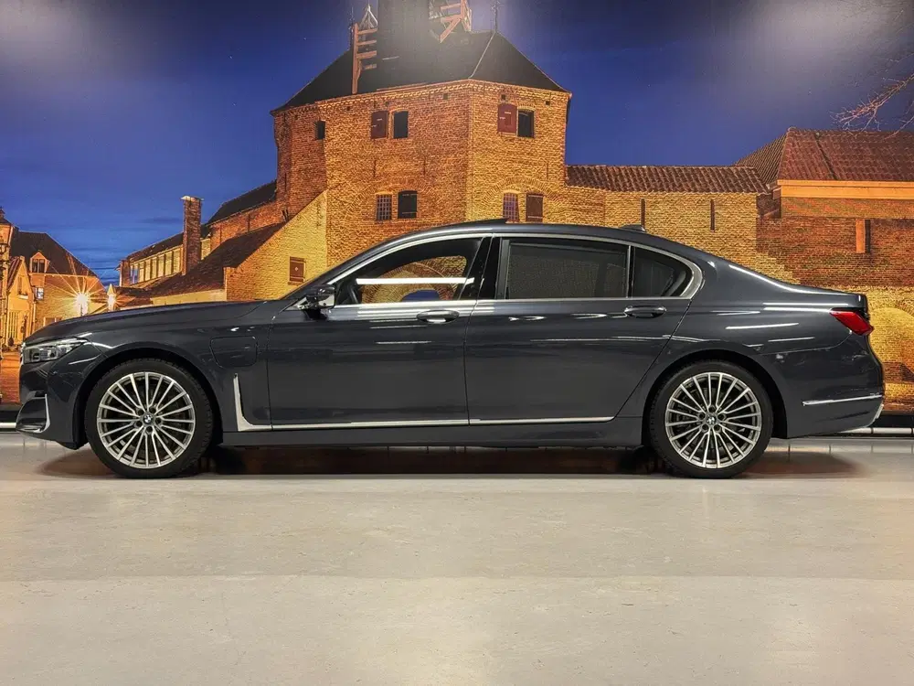 BMW 7-serie 745Le xDrive High Exe Individual Panodak B uit 2021, foto 9