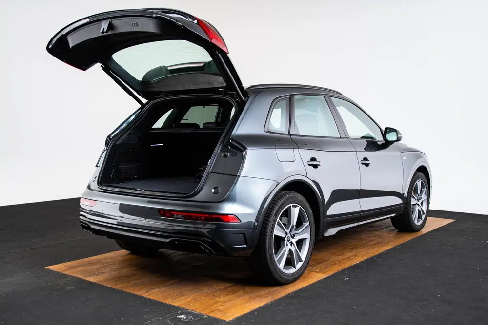 Audi Q5 55 TFSI e S edition Competition Panoramada uit 2023, foto 13