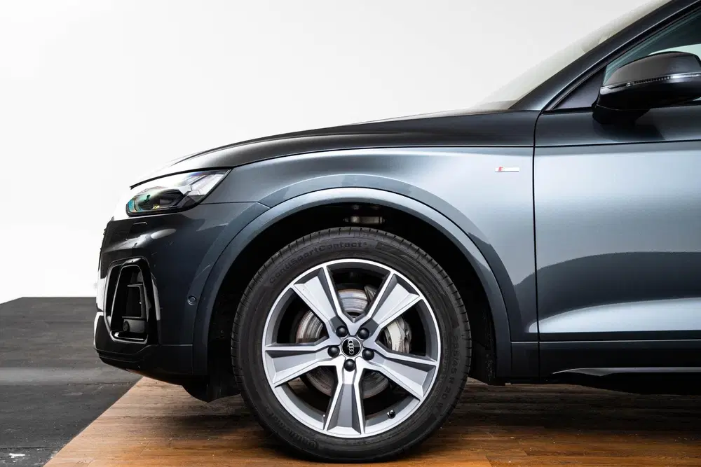Audi Q5 55 TFSI e S edition Competition Panoramada uit 2023, foto 8