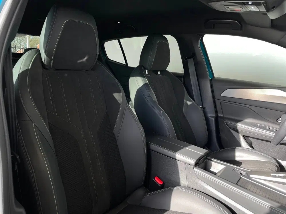 Peugeot 408 1.2 PureTech GT 130 EAT8 uit 2023, foto 13