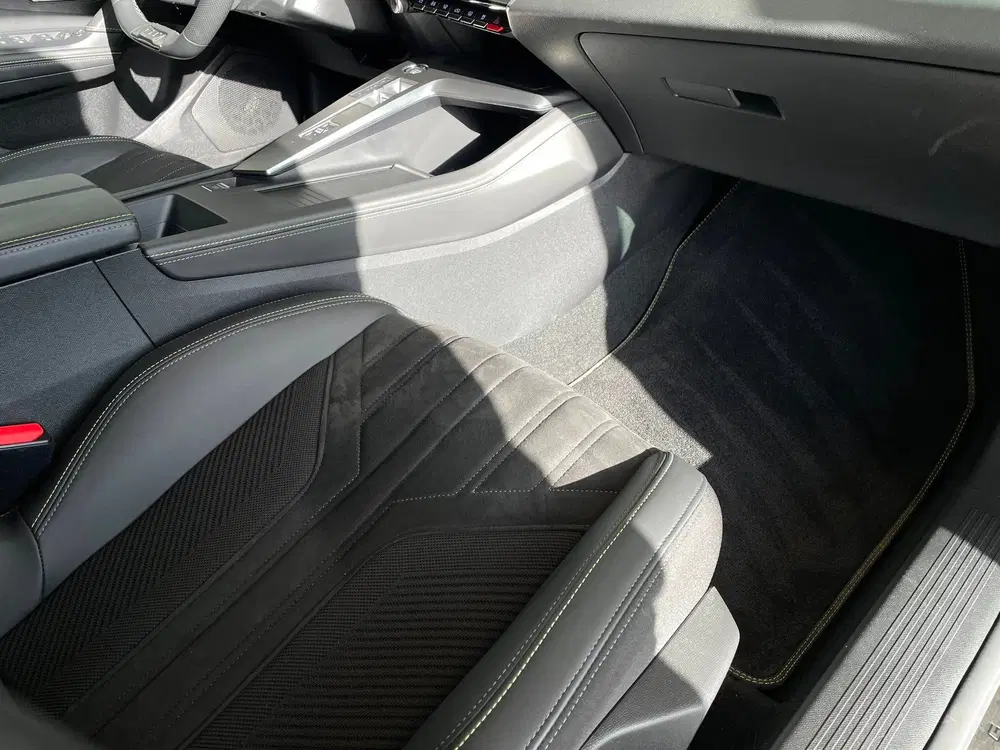 Peugeot 408 1.2 PureTech GT 130 EAT8 uit 2023, foto 14