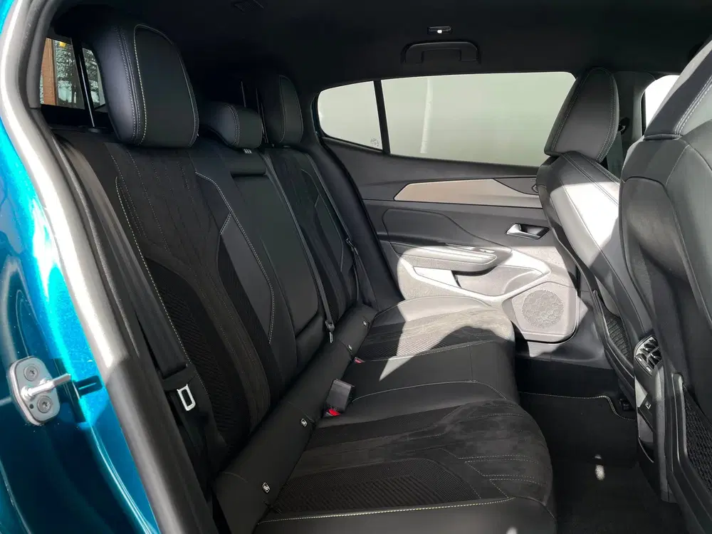 Peugeot 408 1.2 PureTech GT 130 EAT8 uit 2023, foto 5