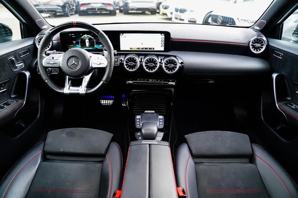 Mercedes-Benz A-Klasse AMG 45 4MATIC+ Premium Plus uit 2021, foto 2