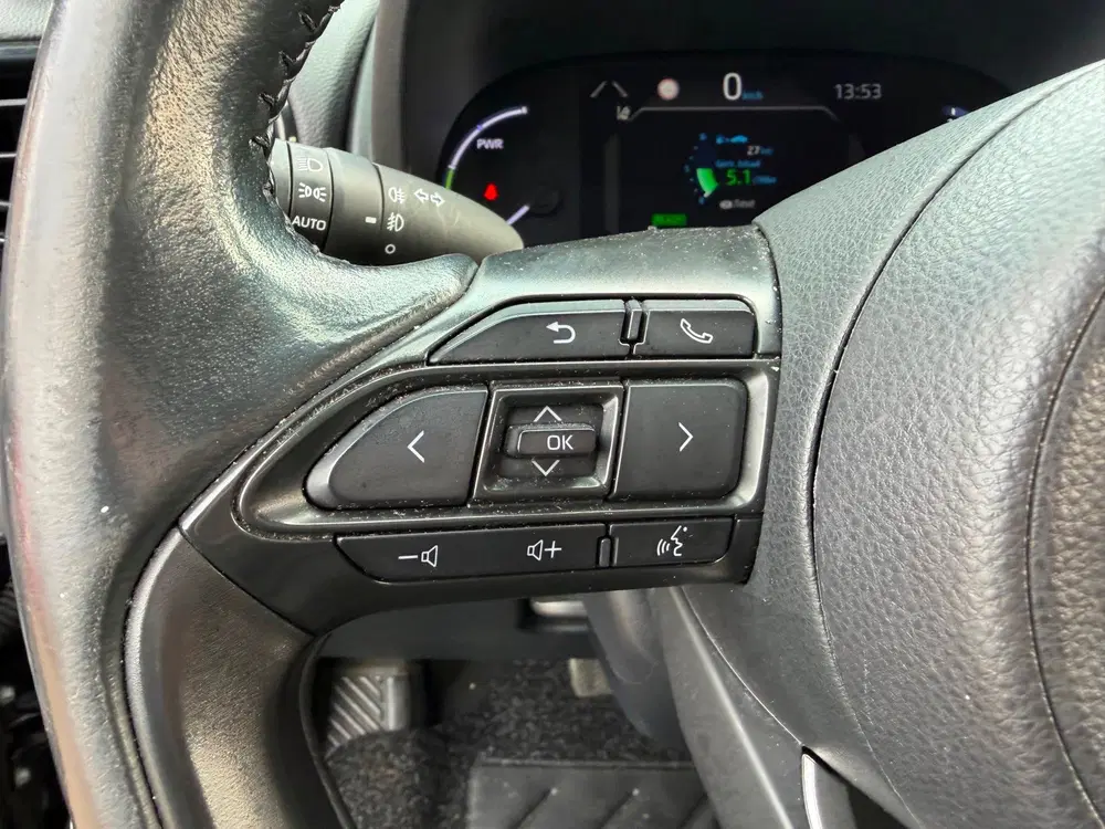 Toyota Yaris Cross 1.5 Hybrid First Edition uit 2022, foto 14