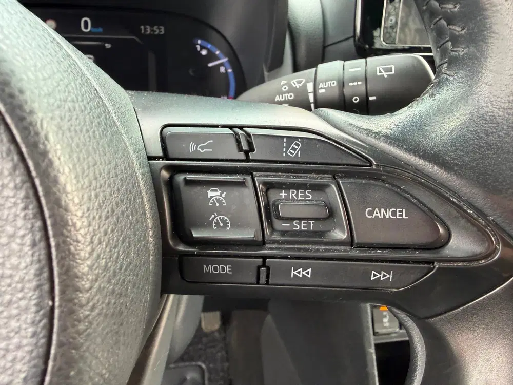 Toyota Yaris Cross 1.5 Hybrid First Edition uit 2022, foto 15