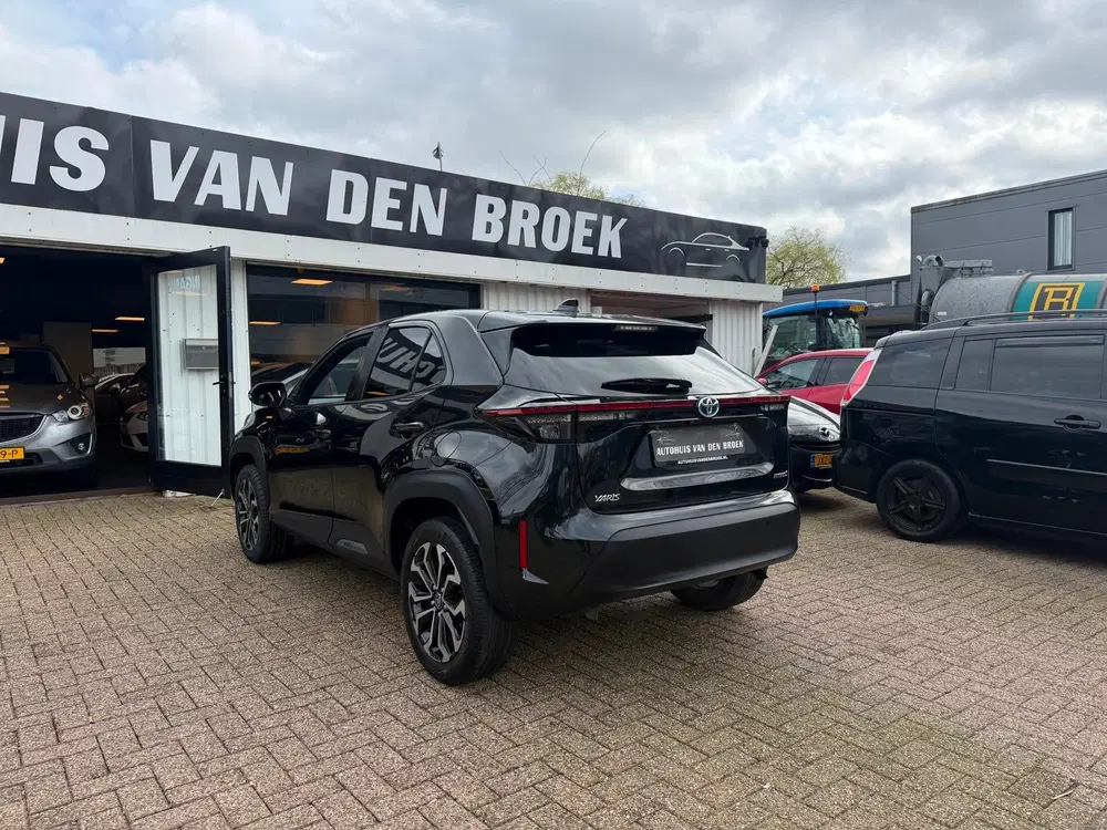 Toyota Yaris Cross 1.5 Hybrid First Edition uit 2022, foto 2