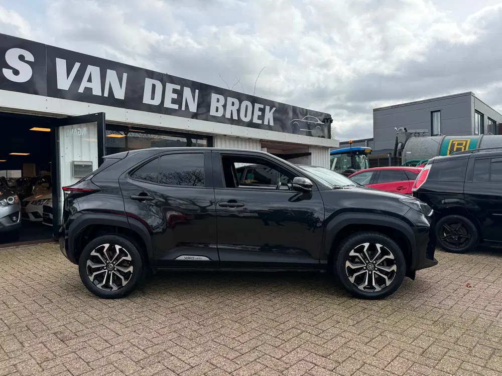 Toyota Yaris Cross 1.5 Hybrid First Edition uit 2022, foto 8