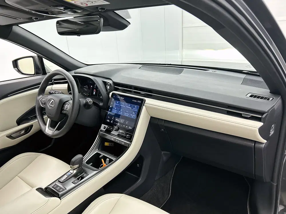 Lexus LBX Elegant 2WD uit 2024, foto 6