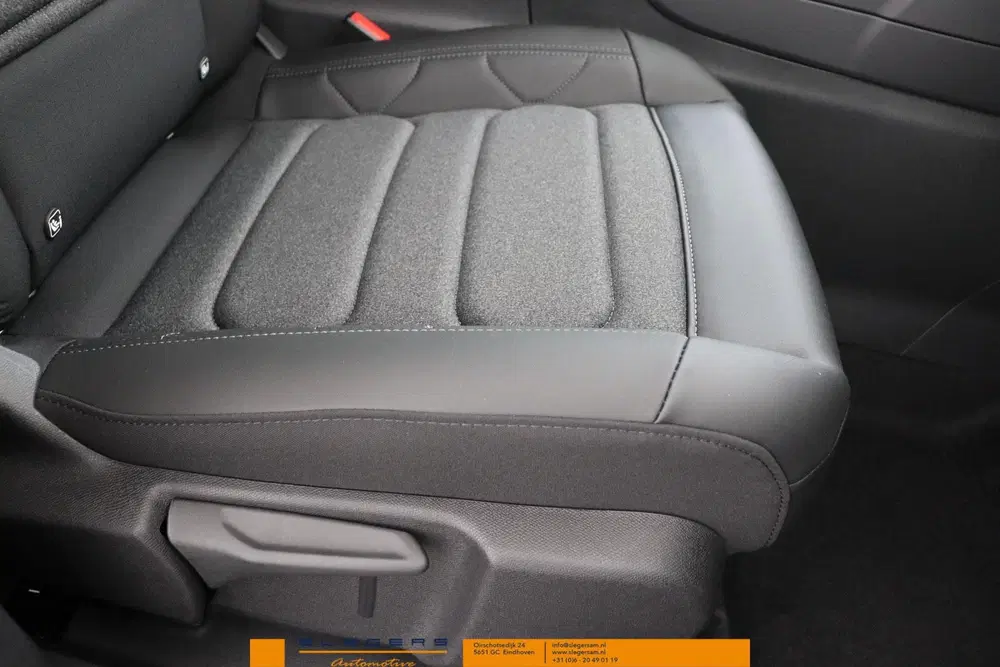 Citroën C5 Aircross Citroen C5 Aircross 1.6 Plug-in Hybrid 225 uit 2025, foto 13