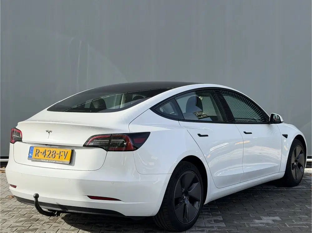 Tesla Model 3 BWJ 2022 uit 2022, foto 2