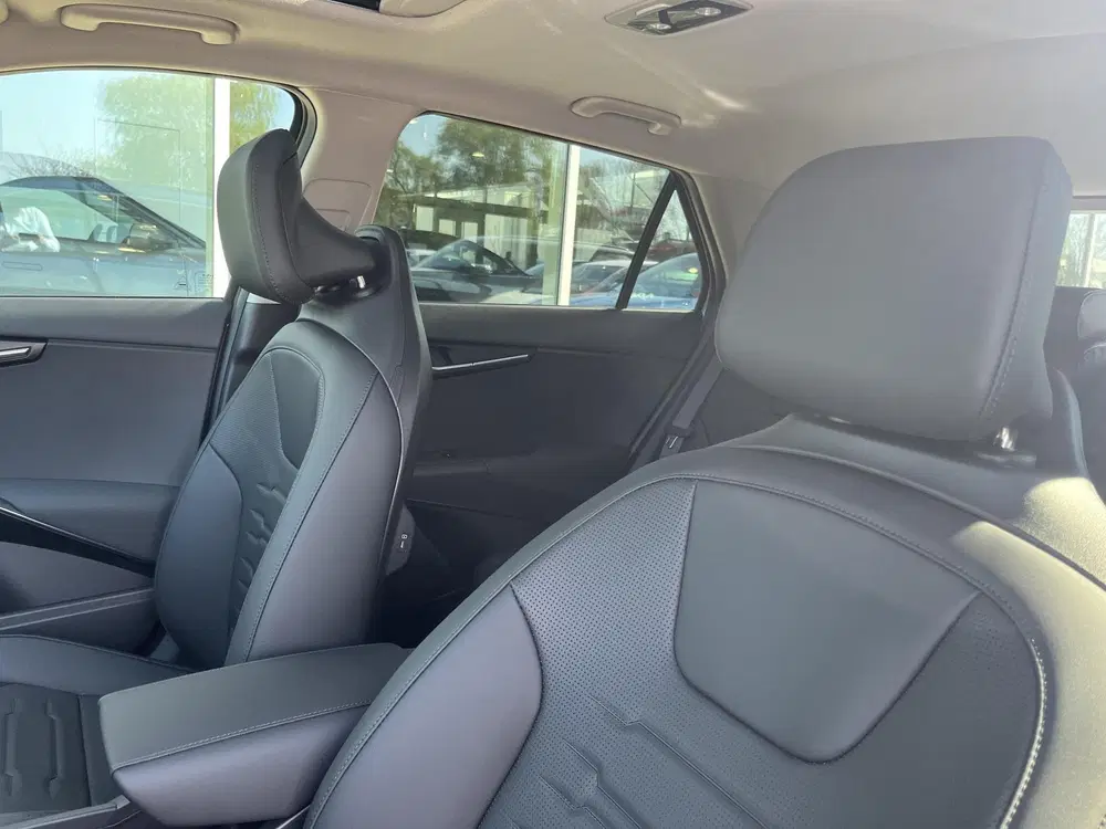 Kia Niro DynamicPlusLine 64.8 kWh uit 2024, foto 14