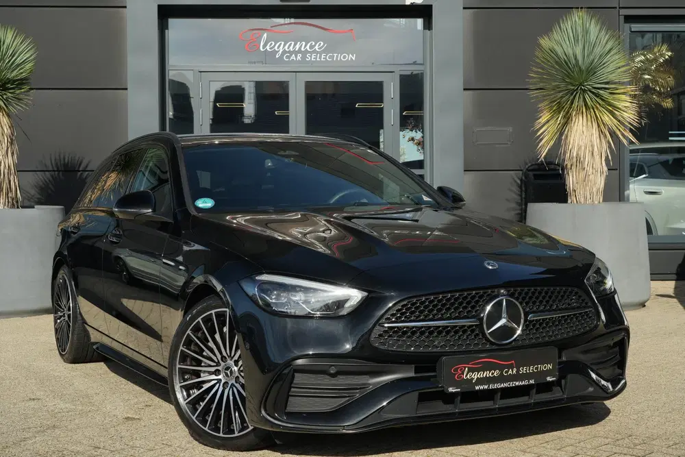Mercedes-Benz C-Klasse 200 AMG Line uit 2025, foto 2