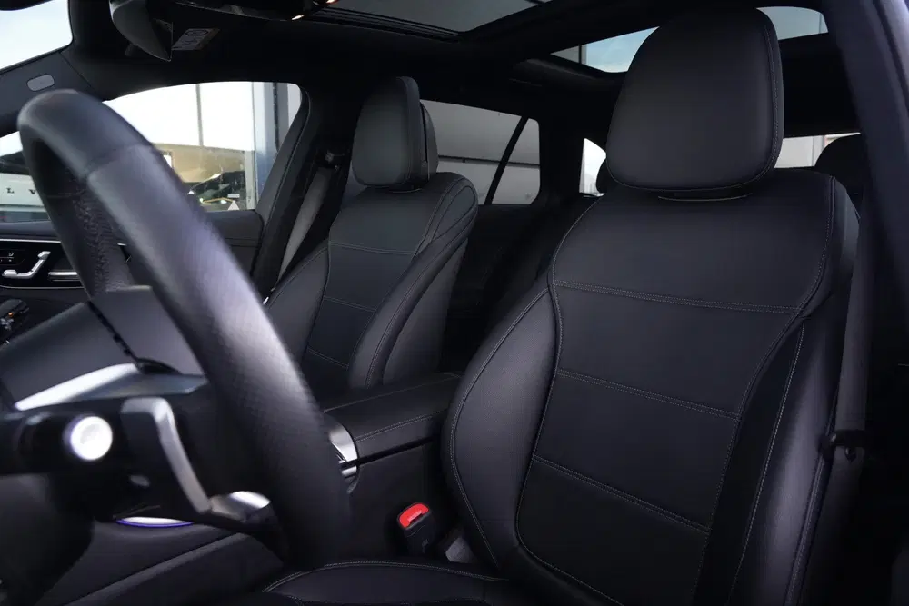 Mercedes-Benz C-Klasse 200 AMG Line uit 2025, foto 4