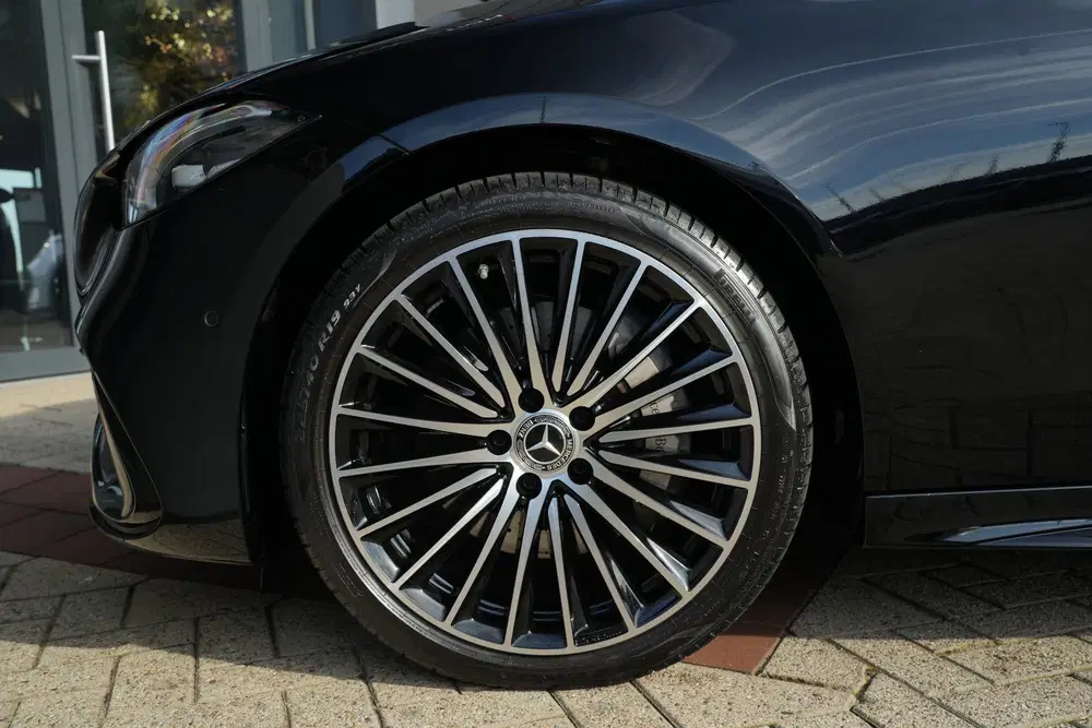 Mercedes-Benz C-Klasse 200 AMG Line uit 2025, foto 6