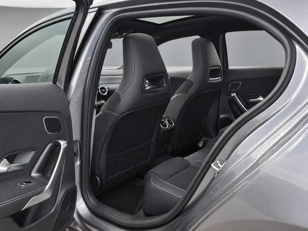 Mercedes-Benz A-Klasse 180 Business Solution AMG uit 2026, foto 13