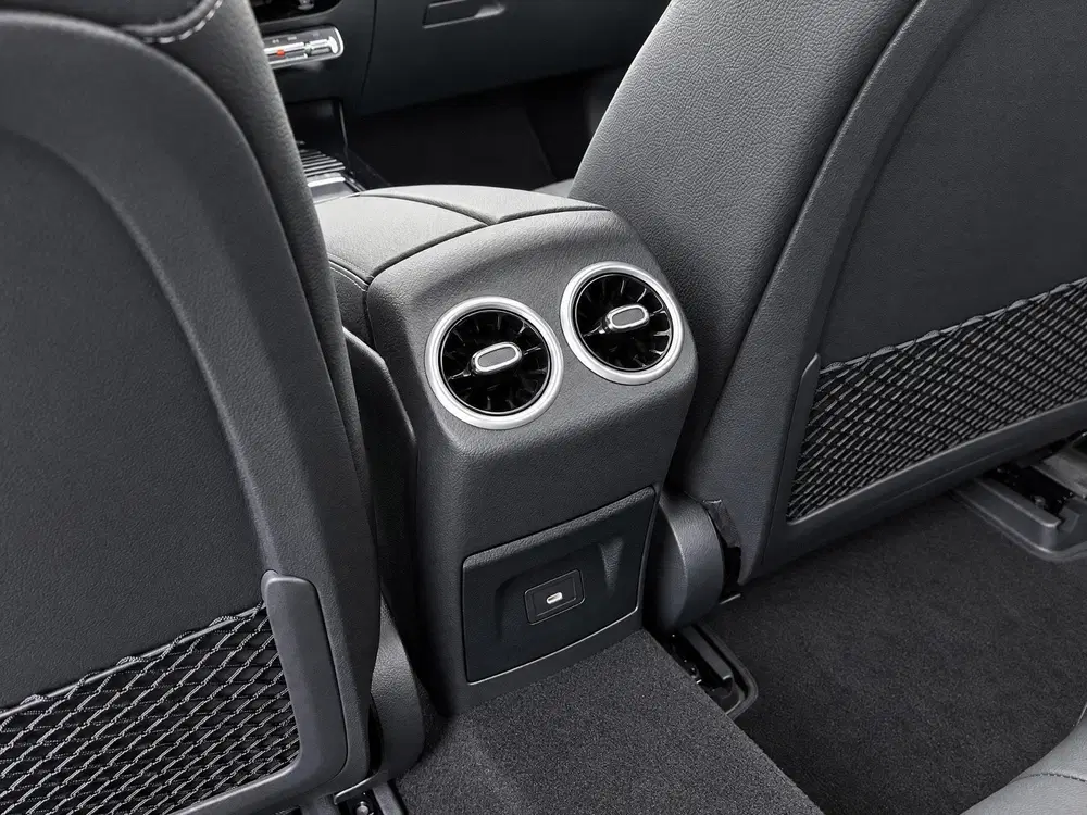 Mercedes-Benz A-Klasse 180 Business Solution AMG uit 2026, foto 14