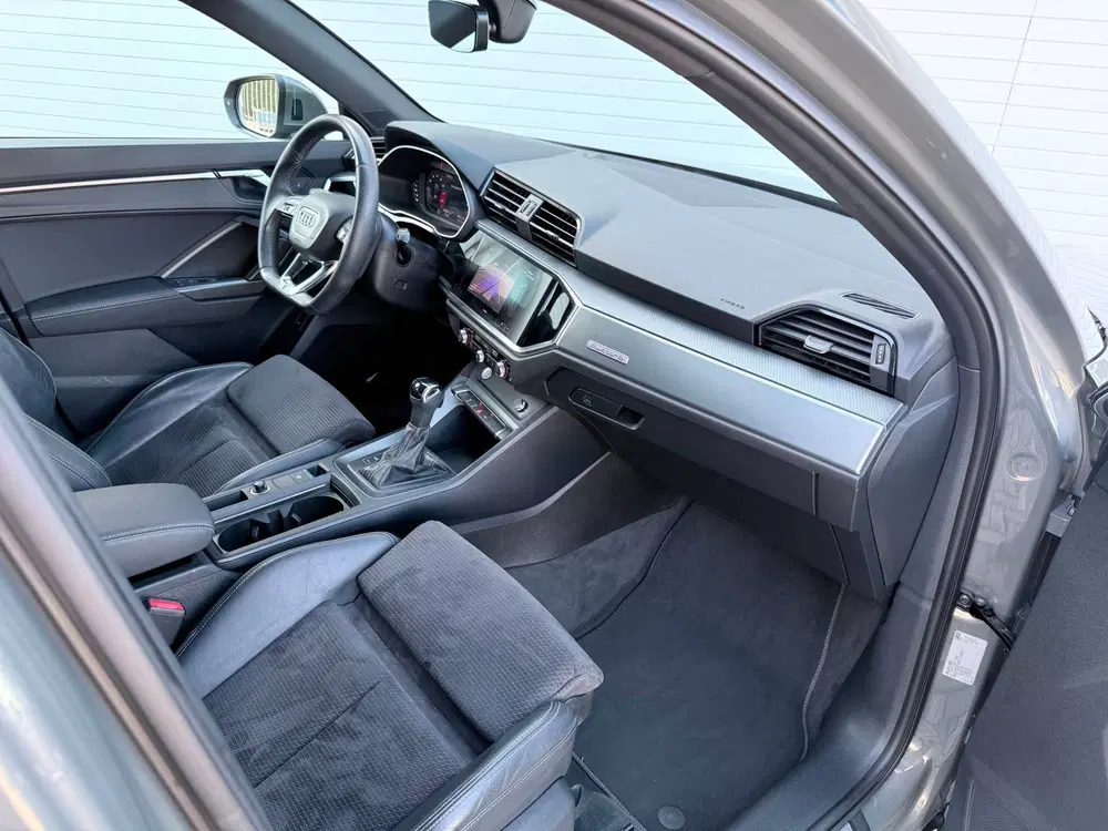 Audi Q3 45 TFSI quattro S Line uit 2019, foto 11