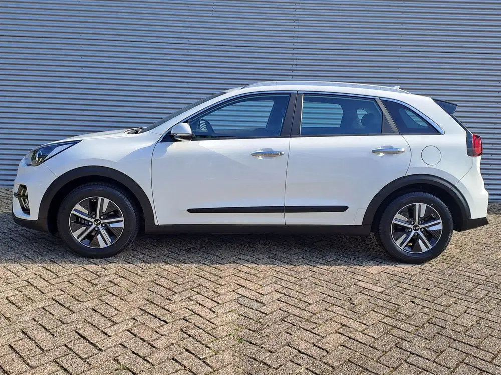 Kia Niro 1.6 GDi Hybrid DynamicLine uit 2021, foto 2