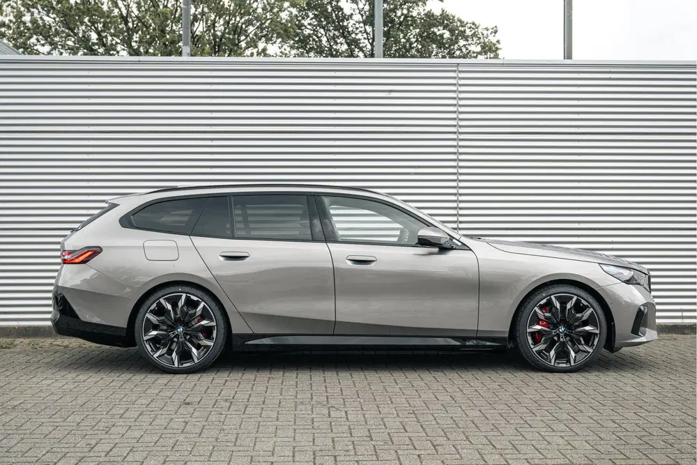 BMW i5 xDrive40 M Sport uit 2026, foto 3