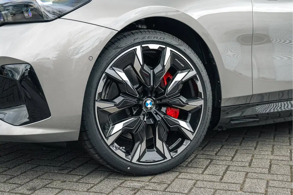 BMW i5 xDrive40 M Sport uit 2026, foto 8
