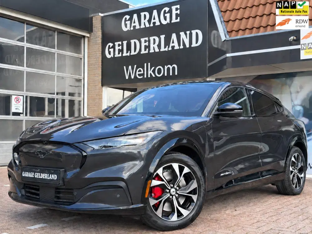 Ford Mustang Mach-E E4X AWD 98 kWh uit 2022