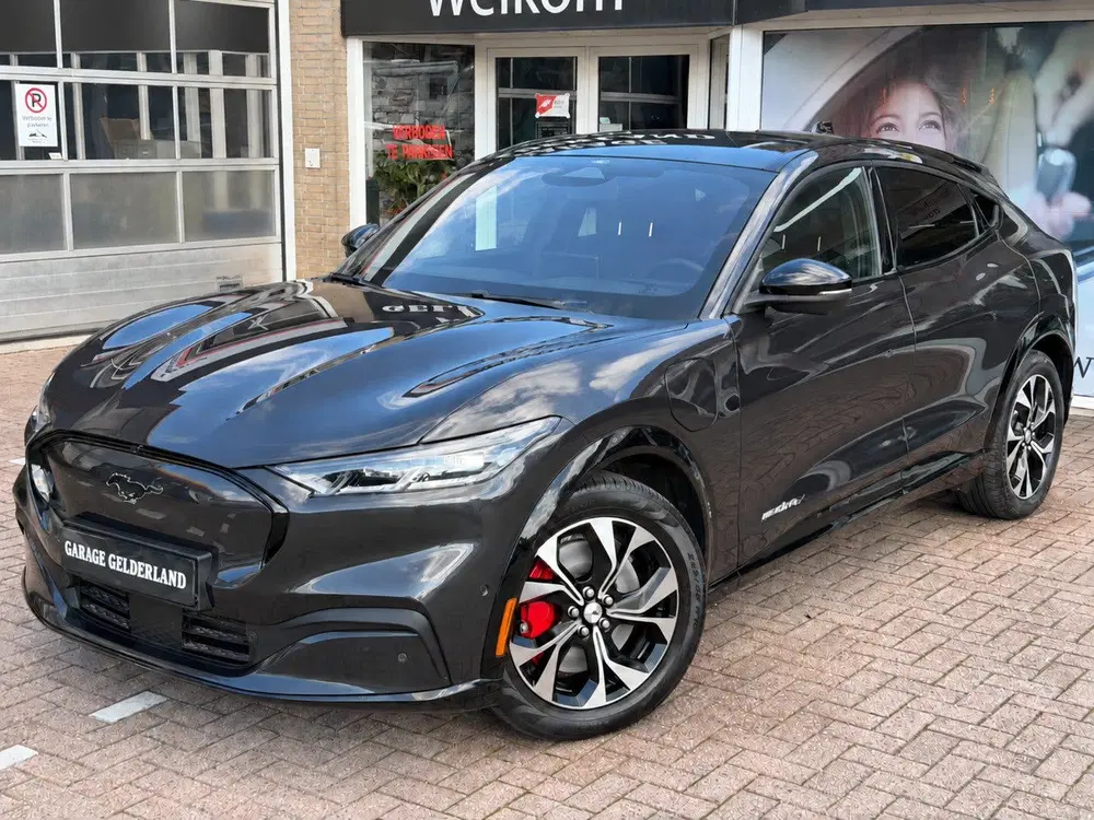 Ford Mustang Mach-E E4X AWD 98 kWh uit 2022, foto 2
