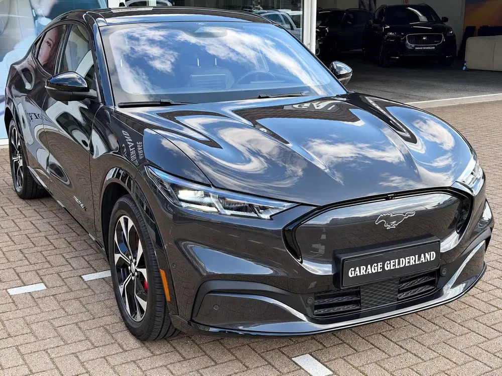 Ford Mustang Mach-E E4X AWD 98 kWh uit 2022, foto 5
