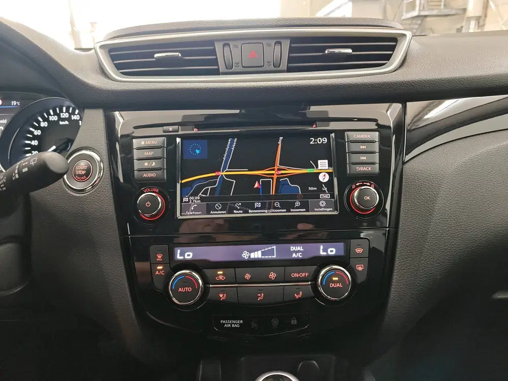 Nissan Qashqai 1.3 DIG-T 160pk Automaat N-Connecta uit 2020, foto 10