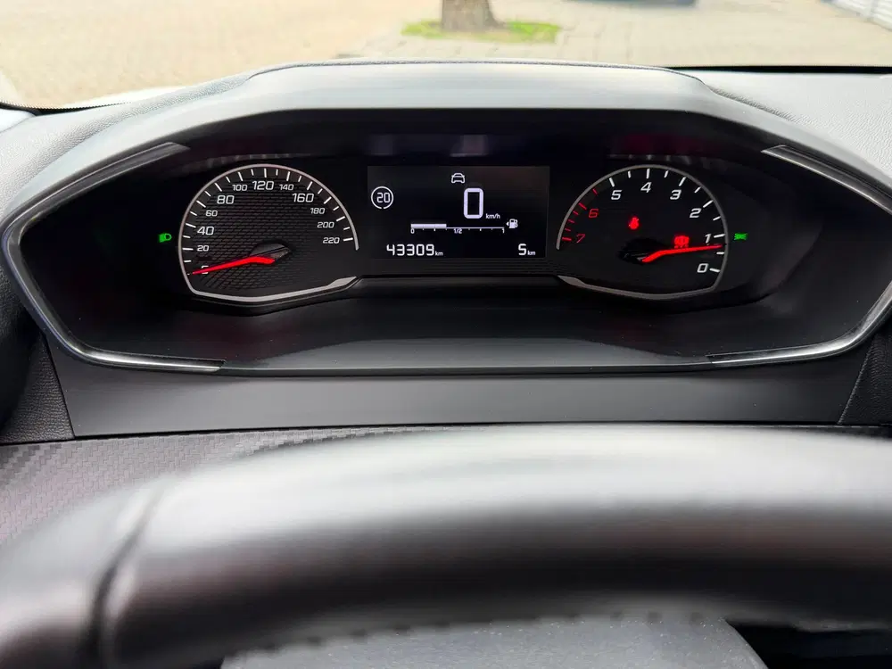 Peugeot 208 1.2 PureTech Active Pack 43.000 KM uit 2023, foto 3