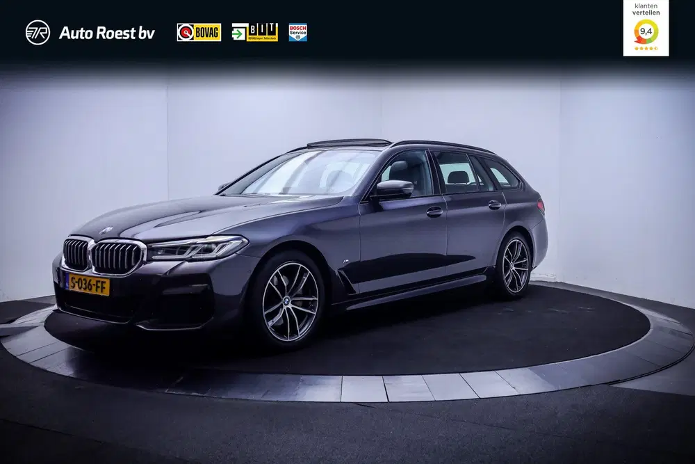BMW 5-serie 5 Serie Touring 520iA M-SPORT High Executi uit 2022