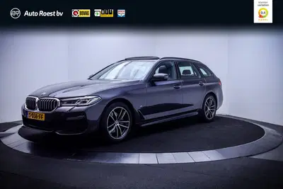 BMW 5-serie 5 Serie Touring 520iA M-SPORT High Executi uit 2022