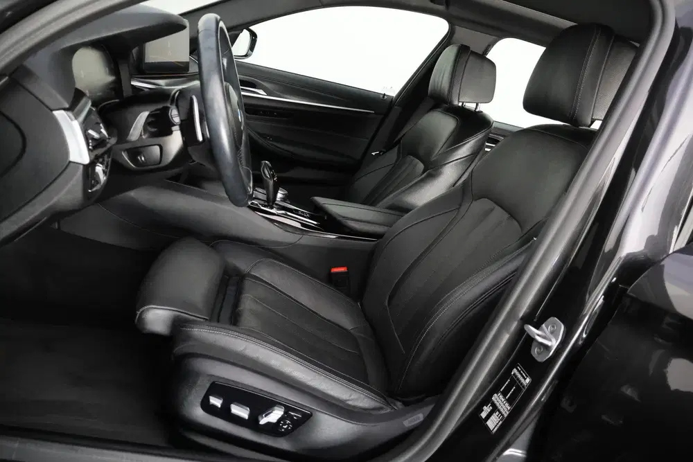 BMW 5-serie 5 Serie Touring 520iA M-SPORT High Executi uit 2022, foto 10