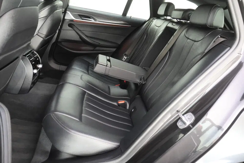 BMW 5-serie 5 Serie Touring 520iA M-SPORT High Executi uit 2022, foto 11
