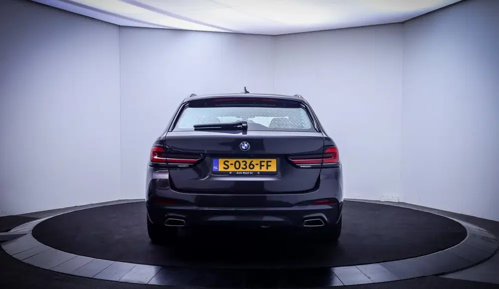 BMW 5-serie 5 Serie Touring 520iA M-SPORT High Executi uit 2022, foto 6