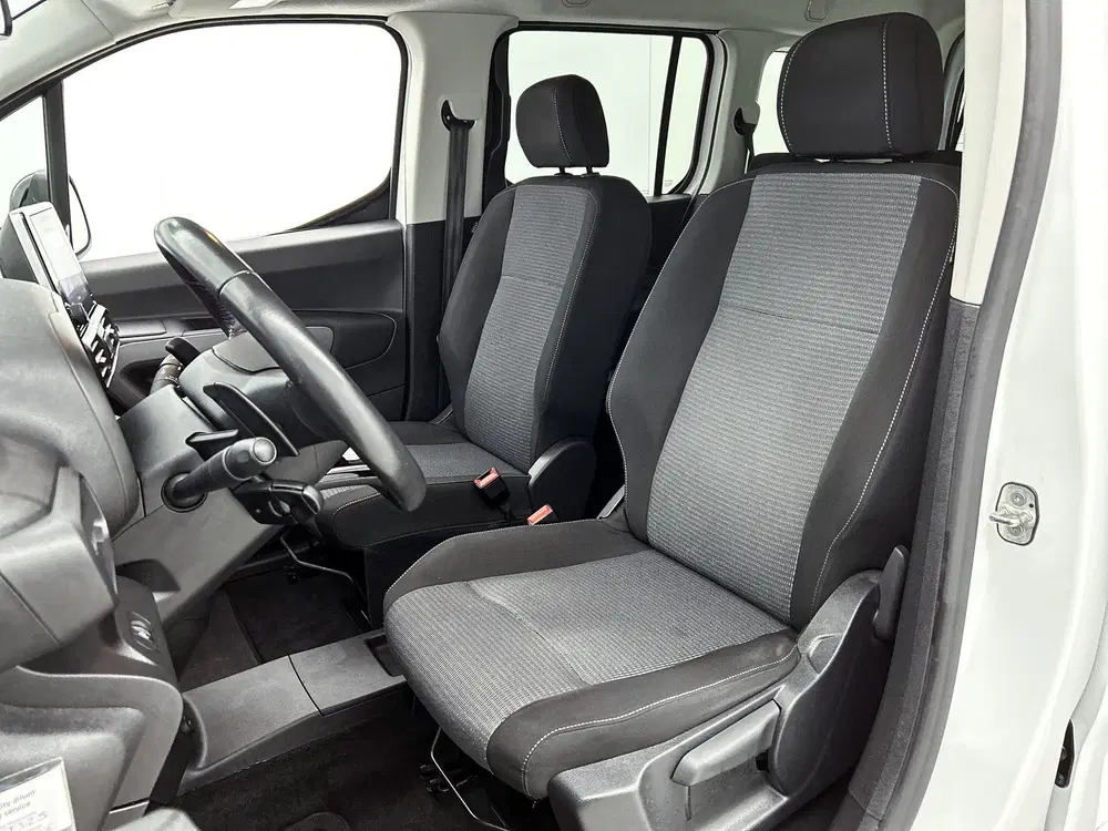 Toyota Proace City 1.2 Dynamic Automaat uit 2022, foto 15