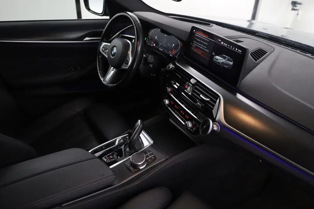 BMW 5-serie 520d 190pk -M Sport uit 2023, foto 13