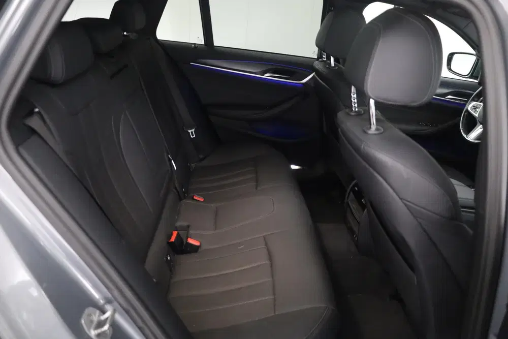 BMW 5-serie 520d 190pk -M Sport uit 2023, foto 15