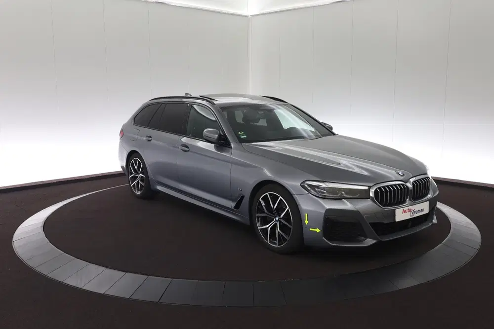 BMW 5-serie 520d 190pk -M Sport uit 2023, foto 2