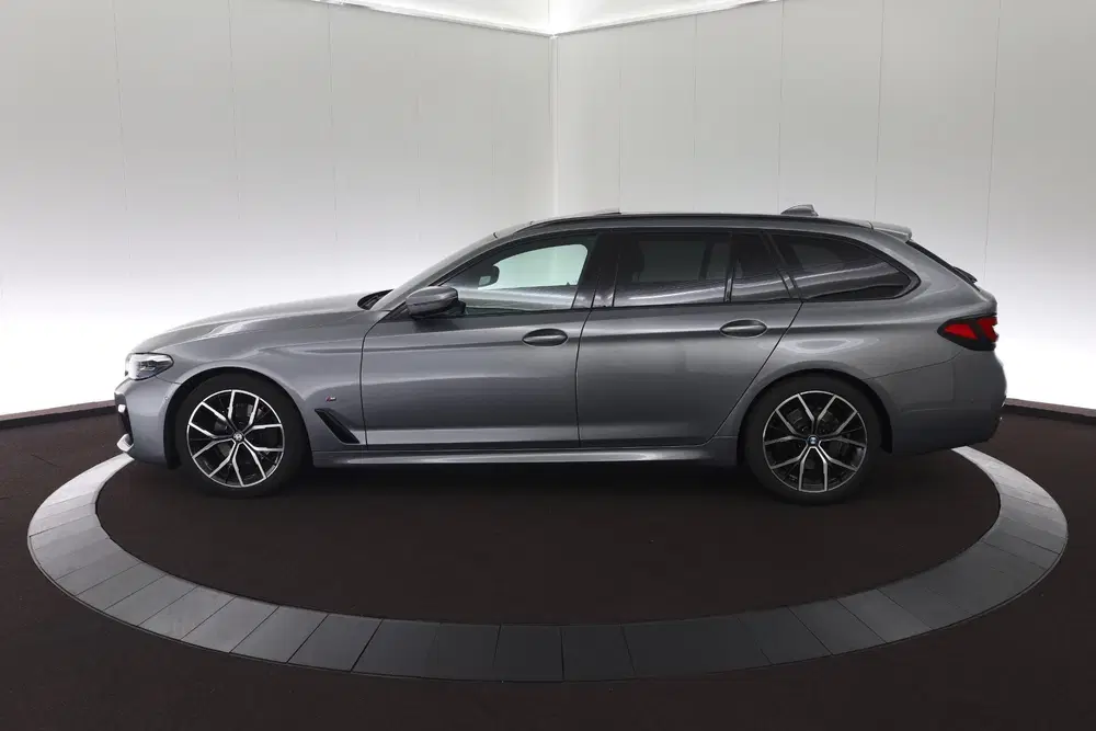BMW 5-serie 520d 190pk -M Sport uit 2023, foto 3