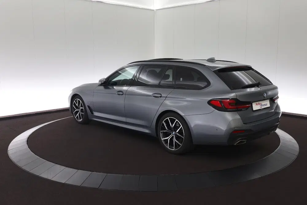 BMW 5-serie 520d 190pk -M Sport uit 2023, foto 4