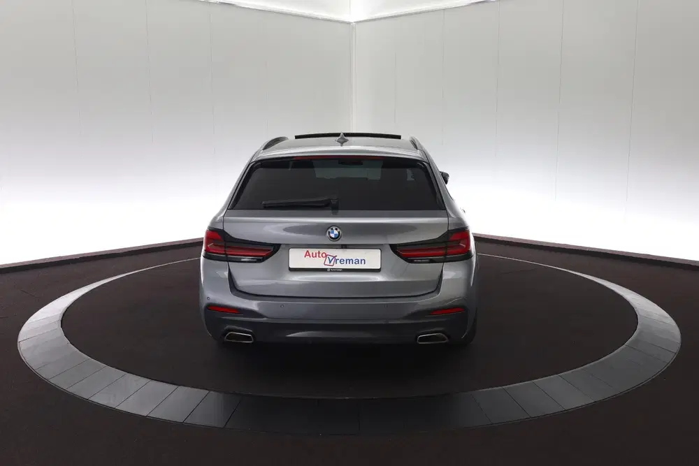 BMW 5-serie 520d 190pk -M Sport uit 2023, foto 5