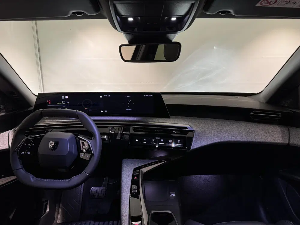 Peugeot 3008 Allure EV 73 kWh 210 uit 2024, foto 9