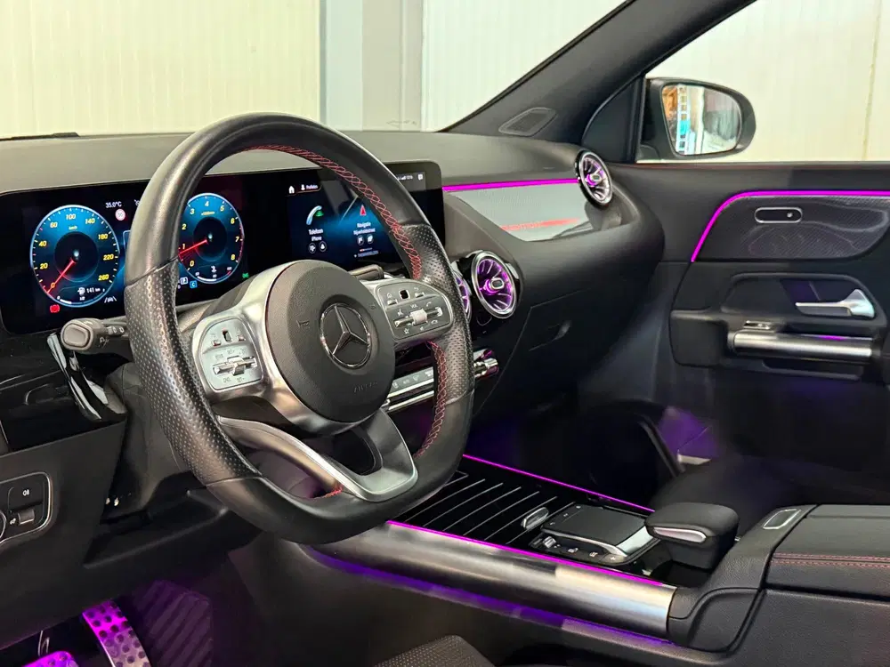 Mercedes-Benz GLA 250 4MATIC AMG Line uit 2020, foto 9