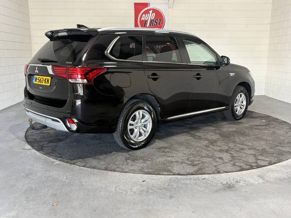 Mitsubishi Outlander 2.4 PHEV Pure Dealer onderhouden uit 2021, foto 2