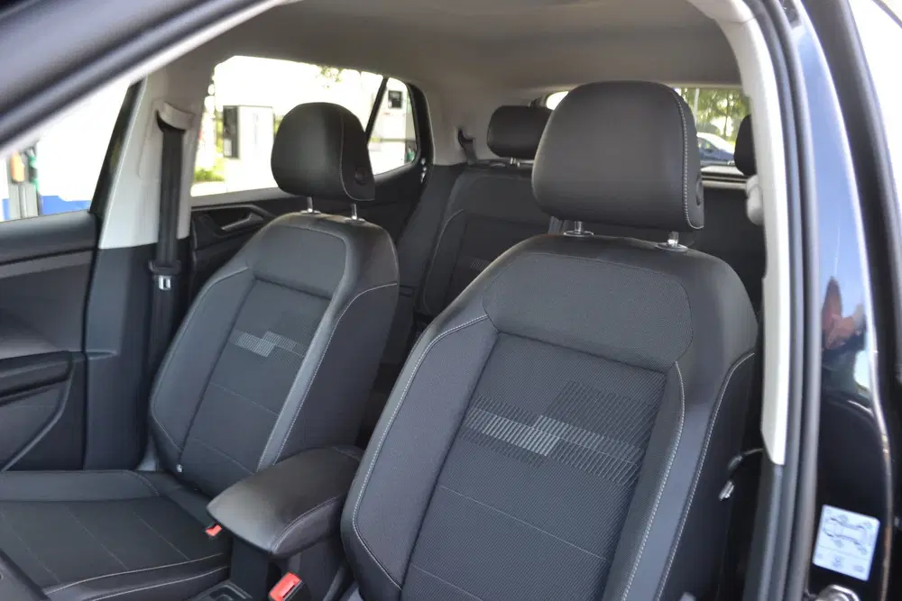 Volkswagen T-Cross 1.0 TSI Life uit 2022, foto 8