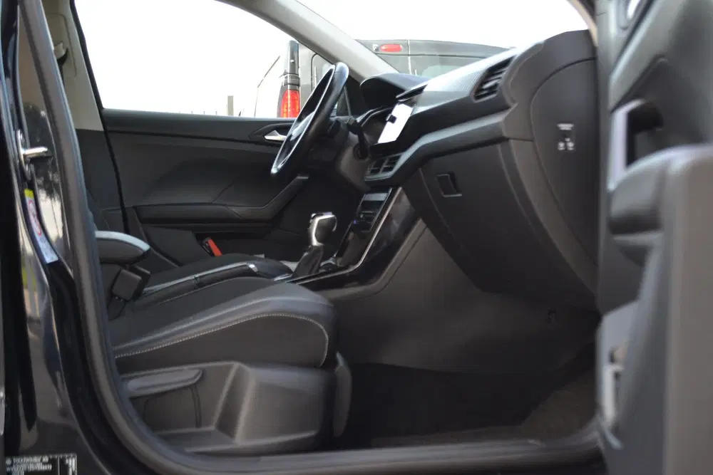 Volkswagen T-Cross 1.0 TSI Life uit 2022, foto 9