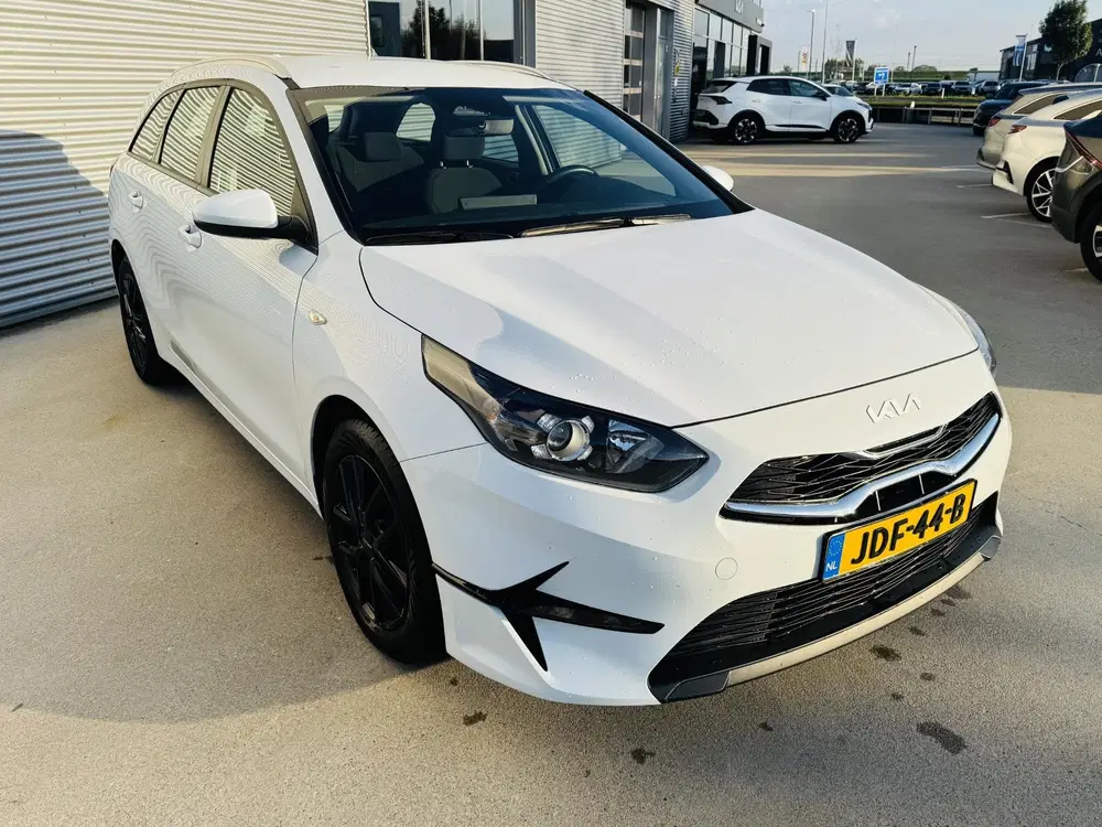 Kia Ceed 1.0 T-GDi ComfortLine Black Wheels + 4 uit 2025, foto 10