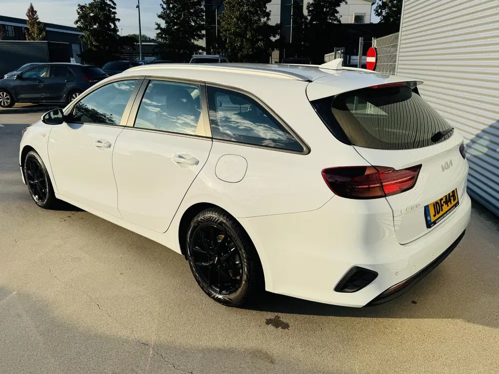 Kia Ceed 1.0 T-GDi ComfortLine Black Wheels + 4 uit 2025, foto 4